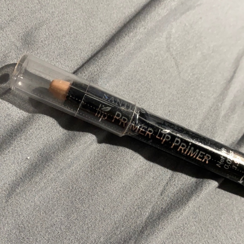 Santee lip primer